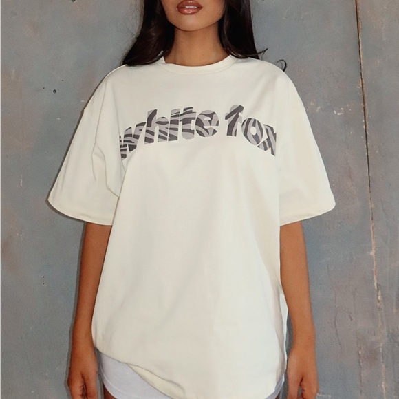 White Fox from the archives oversized tee - Picture 2 of 5